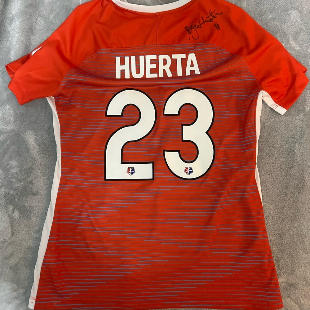 Signed Sofia Huerta Jersey